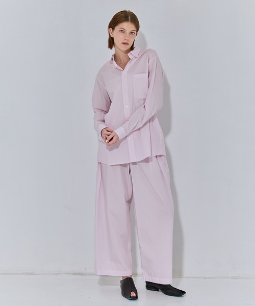 パンツ 「ATON/エイトン」NATURAL DYED COTTON LAWN TWO TUCKED PANTS/ナチュラルコットンツータックパンツの画像