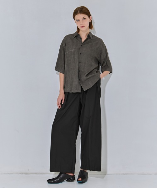 パンツ 「ATON/エイトン」NATURAL DYED COTTON LAWN TWO TUCKED PANTS/ナチュラルコットンツータックパンツの画像