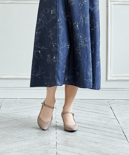 Riz raffinee（リズ ラフィーネ） パンプス Vカットアンクルストラップ