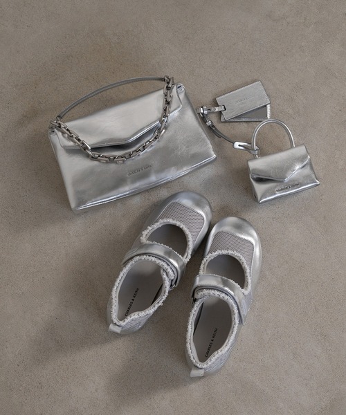 CHARLES & KEITH◆Andromeda チャンキーチェーン トートバッグ CHARLES & KEITH｜Andromeda アンドロメダ チャンキーチェーン