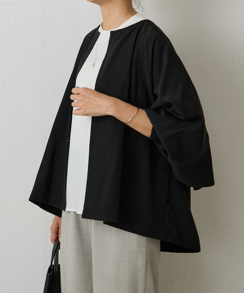 【新品】BEARDSLEY 後ろフリル羽織 ジャケット　ブルゾン　今季 BEARDSLEY ブルゾン アウター 後ろフリル羽織 レディース