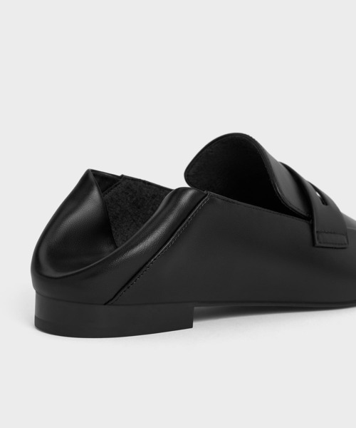 CHARLES ＆ KEITH（チャールズ&キース） ローファー アーモンドトゥ