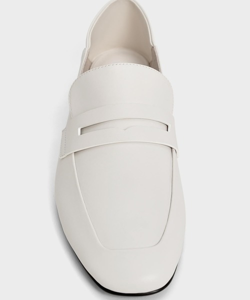 CHARLES ＆ KEITH アーモンドトゥ　ペニーローファー CHARLES ＆ KEITH ローファー アーモンドトゥ ペニーローファー