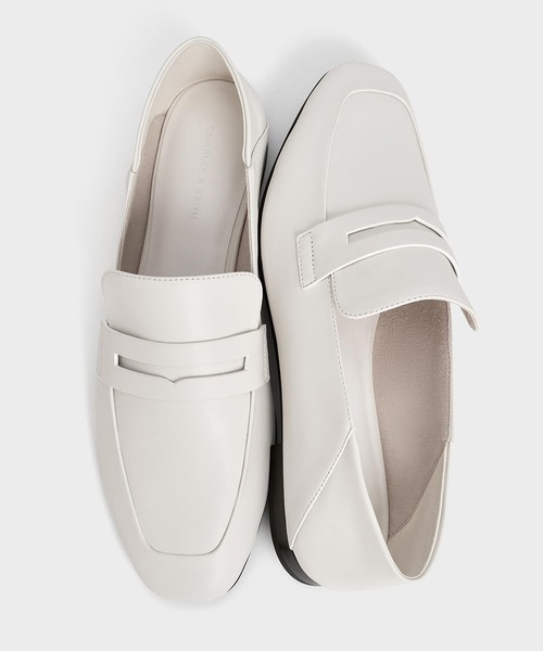 CHARLES ＆ KEITH ローファー アーモンドトゥ ペニーローファー
