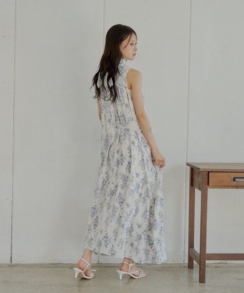 【美品✨】アメリヴィンテージ❤️サイズS✨ロングワンピース✨ブルー Ameri（アメリ）の「LACE SLEEVE REFINED DRESS（ワンピース