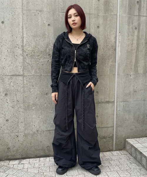 Roger&Raw（ロジャーアンドロウ） パーカー プレート付ショート丈ラメ