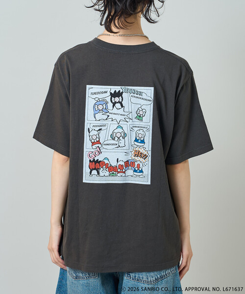 sanrio（サンリオ） tシャツ 半袖 ”HAPIDANBUI” 目隠しコミック柄