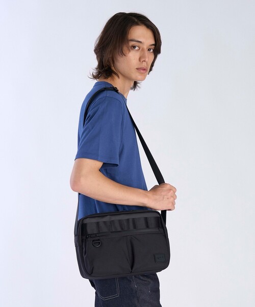 agnes b. ショルダーバッグ メッセンジャーバッグ ブラック agnes b． VOYAGE 「agnes VOYAGE」 ショルダーバッグ - ブラック