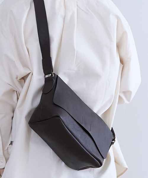 BICASH（ビカーシ） ショルダーバッグ プレーンレザーショルダーバッグ