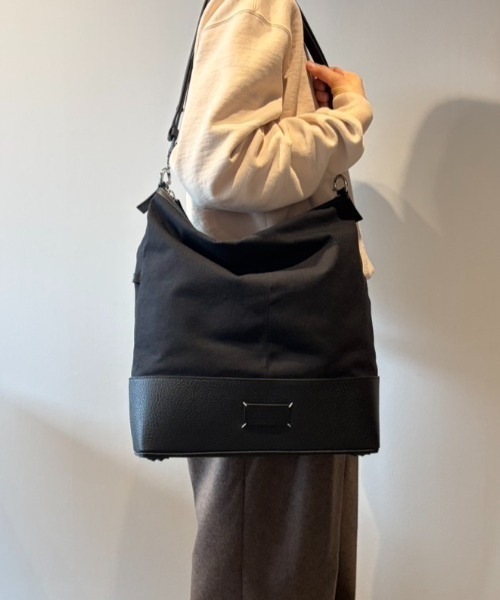 Maison Margiela HOBO ショルダーバッグ Maison Margiela（メゾンマルジェラ） ショルダーバッグ Maison