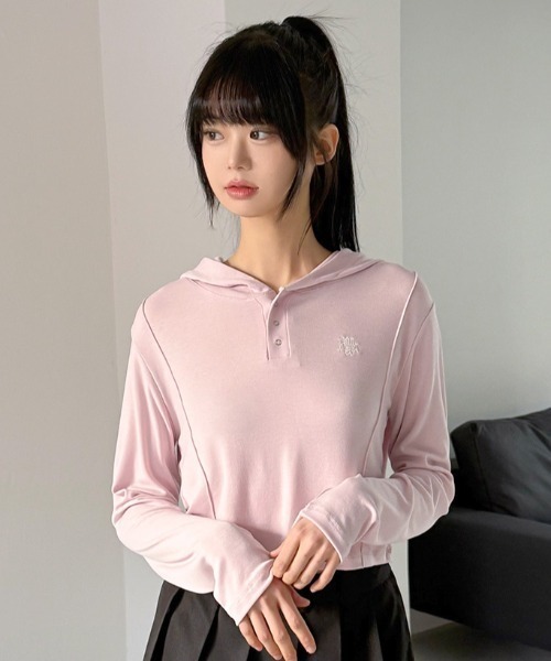 パーカー A'GEM/9 × .kom 「muah muah/ムーアムーア」 STITCH LINE CROP HOODIE/ステッチライン クロップ パーカー A'GEM/9 × .kom 「muah muah/ムーアムーア」 STITCH