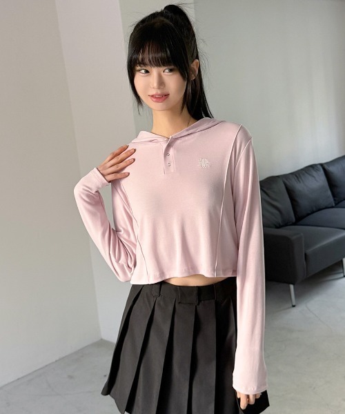 パーカー A'GEM/9 × .kom 「muah muah/ムーアムーア」 STITCH LINE CROP HOODIE/ステッチライン クロップ パーカー A'GEM/9 × .kom 「muah muah/ムーアムーア」 STITCH