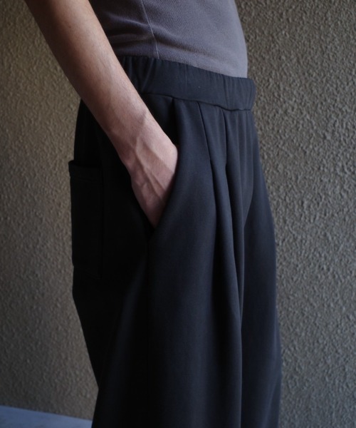 Toironier（トワロニエ） ワイドパンツ スウェットパンツ ジャージ