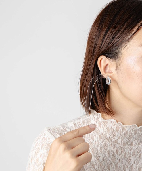 ピアス ANNIKA INEZ Ample Hinge Hoops， Sml アニカ イネズ アンプル ヒンジ フープ ピアス スモール レディースの画像