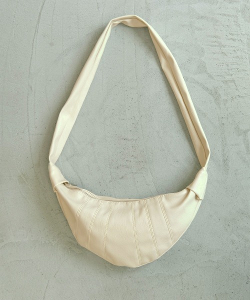 【Sサイズ】韓国 レザーショルダークロワッサンバッグ BAG ショルダークロワッサンバッグ