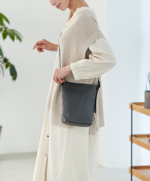 Vaundy ショルダーバッグ サコッシュ ベージュ Vaundy ショルダーバッグ サコッシュ ベージュ