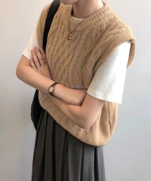 COCOMOMO ベスト ジレ ケーブル編みニットベスト クルーネック