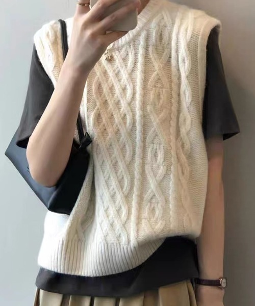 COCOMOMO ベスト ジレ ケーブル編みニットベスト クルーネック