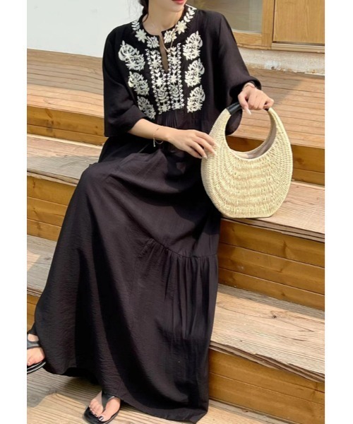 FAVORITO ワンピース 刺繍半袖ロングVネックワンピース
