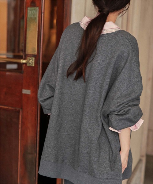 titivate（ティティベイト） トレーナー スウェット 深Vネックサイド