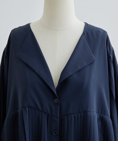 ear PAPILLONNER（イア パピヨネ） ワンピース Vネックプリーツ