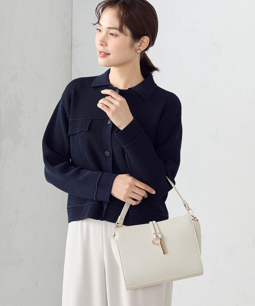 関税送料無料 ロゴプレート ジップ付き クロスボディバッグ Saffron Mini Top Zip Crossbody | GUESS Factory