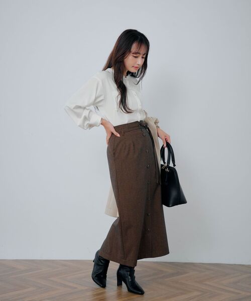 COHINA バンドカラーバックギャザーシャツ ホワイト バンドカラーバックギャザーシャツ | 小柄・低身長女性向け