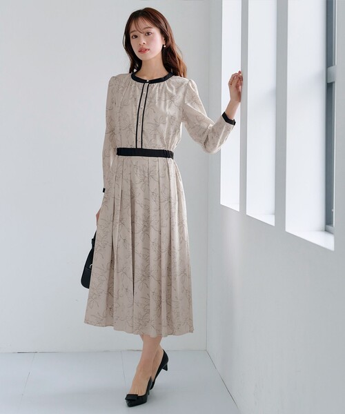 Tiaclasse ワンピース 「安田美沙子さん着用」フラワープリント配色