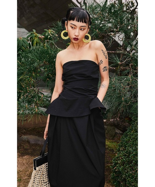 OMMO（オーエムエムオー） tシャツ TUCK FLARE BARE TOP レディース