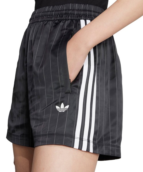 adidas Originals ピンストライプ サテン ショートパンツ 送関込 adidas パンツ PIN-STRIPE SATIN SHORTS / アディダス ピン