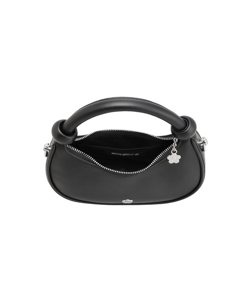 〈MARY QUANT〉ハーフムーンメタルデイジー 2WAYショルダー MARY QUANT ONLINE SHOP｜マリークヮントオンラインショップ