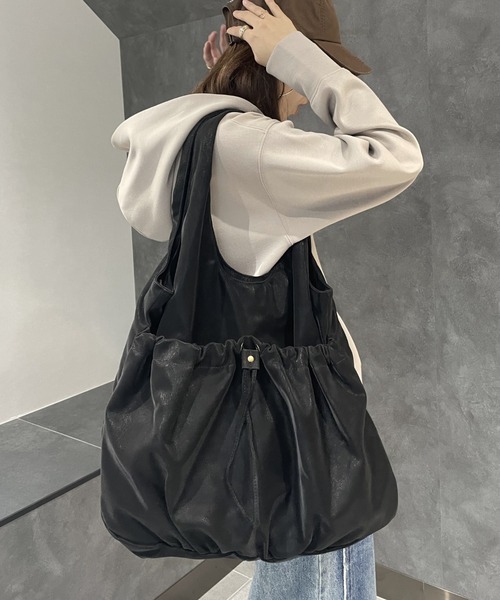 ikka（イッカ） トートバッグ 「軽量」PUバルーンバッグ レディース