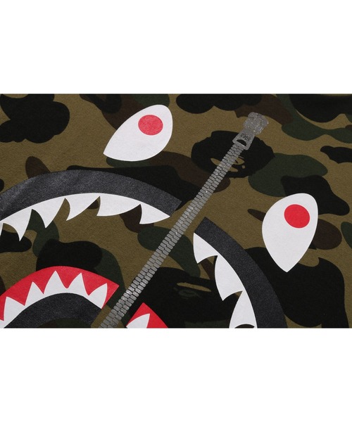 A BATHING APE（アベイシングエイプ） tシャツ 1ST CAMO SHARK TEE