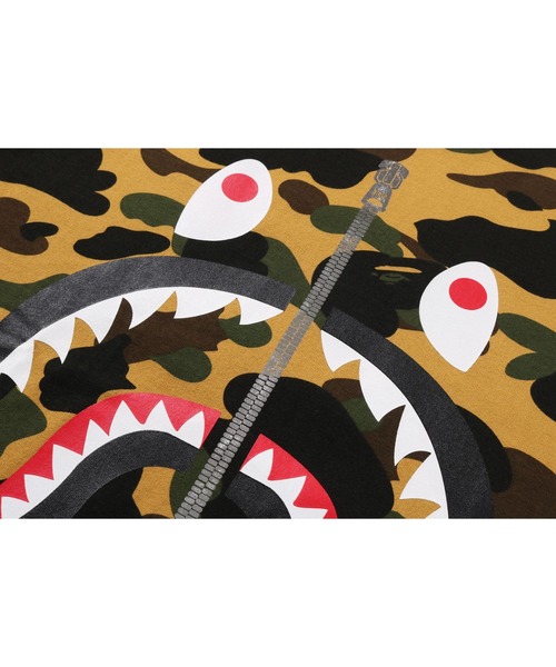 A BATHING APE（アベイシングエイプ） tシャツ 1ST CAMO SHARK TEE