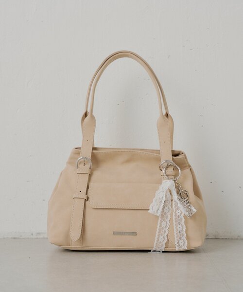 Chico（チコ） ボストンバッグ チャーム付き横長ベルトハンドルバッグ