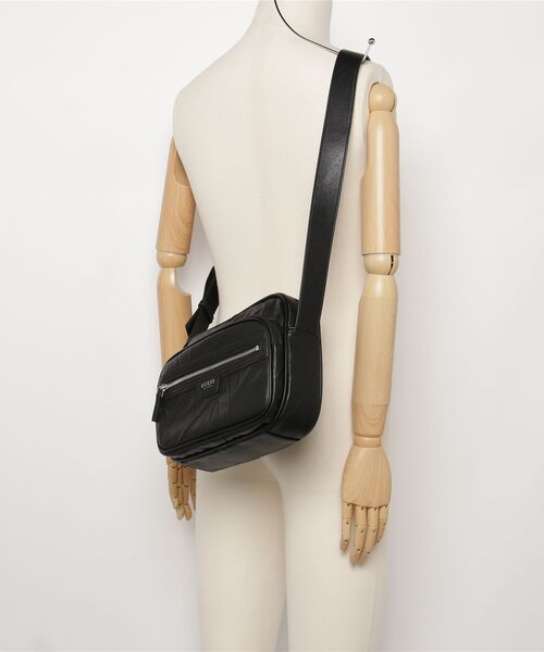 GUESS（ゲス） ショルダーバッグ MCCALL Camera Crossbody ショルダー