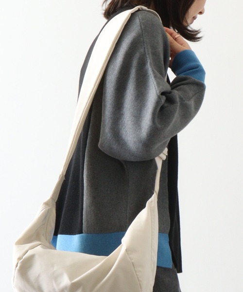 ニット セーター BRODIAEA 配色ハイネックプルオーバー レディース ニット セーター BRODIAEA 配色ハイネックプルオーバー