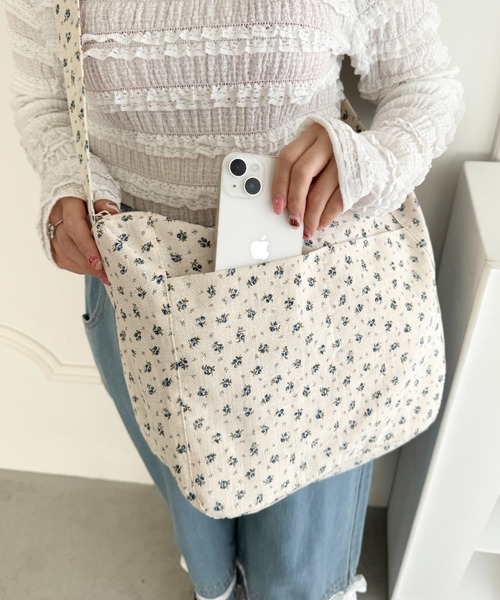 Loueme ショルダーバッグ バッグ プチフラワーショルダーバッグ