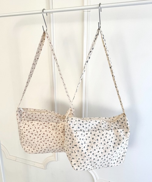 【美品】フラワー ショルダーバッグ Loueme ショルダーバッグ バッグ プチフラワーショルダーバッグ
