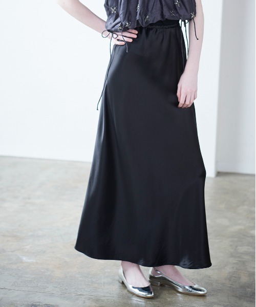 Marilyn Moon（マリリンムーン） パンツ 「SOI-MeME」サテンリュクス