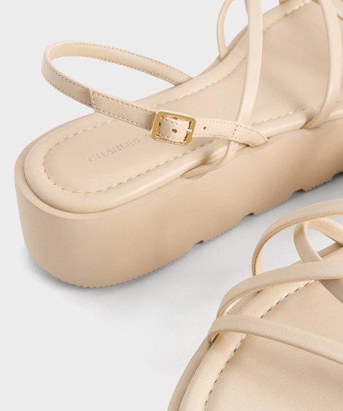 CHARLES ＆ KEITH（チャールズ&キース） 厚底 サンダル アシメトリック