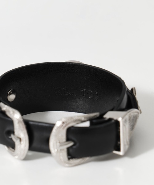 バングル 「TOGA TOO/トーガトゥー」Double buckle concho bangle/ダブルバックルコンチョバングル レディースの画像