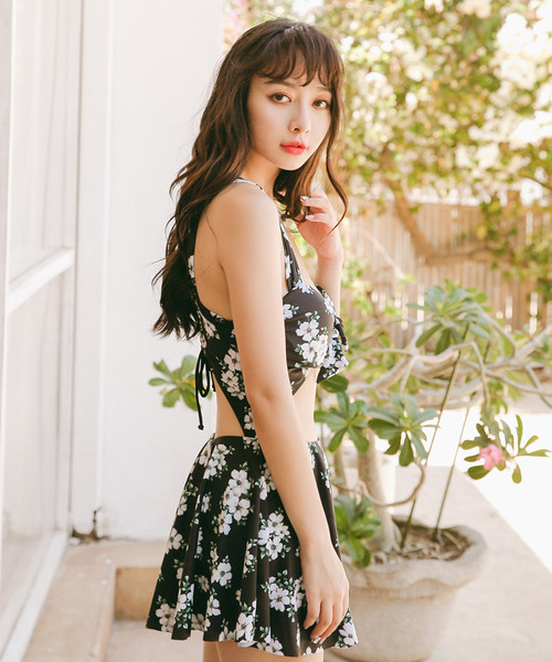 【Self Portrait】ワンピース水着 新品未使用タグ付き Self Portrait】ワンピース水着 新品未使用タグ付き