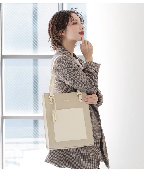 【新品】Clelia トートバッグ Clelia トートバッグ レディース A4 大容量 大きめ 縦型 2way