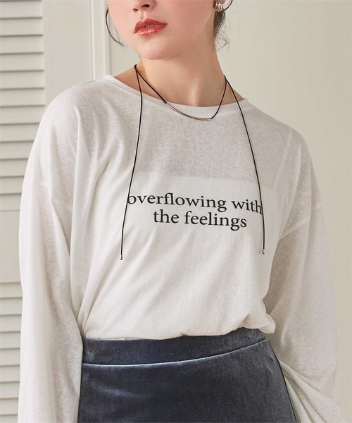 クラシック文字プリント ロングTシャツ ホワイト M トップス titivate（ティティベイト） tシャツ 文字プリントシアーロングTシャツ