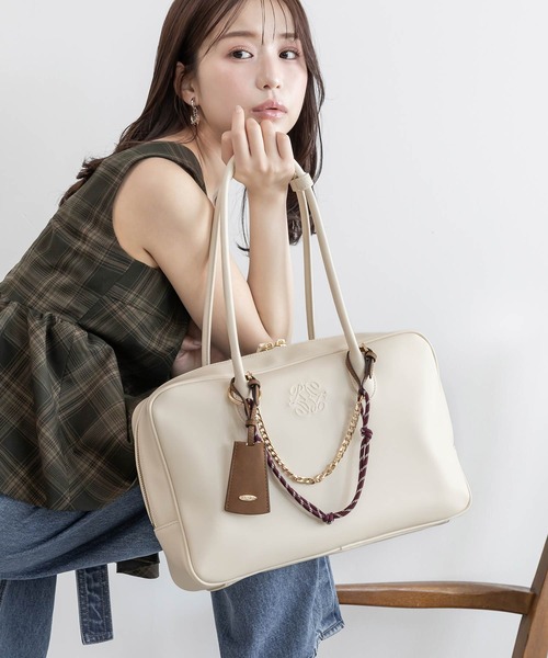 トートバッグ 「A4対応」チャーム付きボストントートバッグ レディースの画像