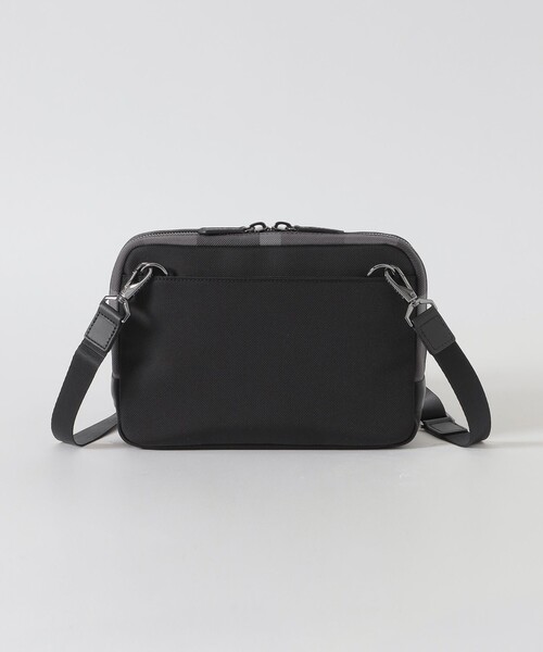 BLACK LABEL CRESTBRIDGE ショルダーバッグ セール】 エンボスチェックスクウェアショルダーバッグ