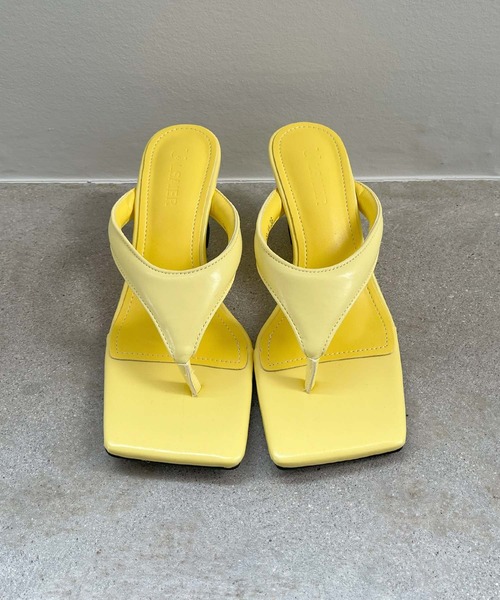 yellow サンダル Jewelobe（ジュエローブ） サンダル カーブウェッジヒールトング