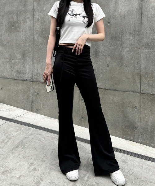 美脚シルエット フレア スラックス ストレート モダンコーデ classicalelf スラックス パンツ 美シルエット。マニッシュな