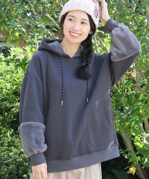 専用ページです♡イタリア購入 ぽわぽわエコファーのお袖が可愛いスウェット Live in comfort（リブインコンフォート） トレーナー スウェット リブ